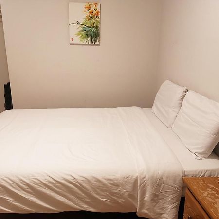 Cozy Private Rm Heart Of North York Free Parking Full Kitchen Close To Downtown Apartment Toronto Ngoại thất bức ảnh