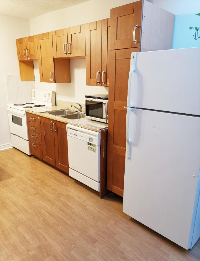 Cozy Private Rm Heart Of North York Free Parking Full Kitchen Close To Downtown Apartment Toronto Ngoại thất bức ảnh