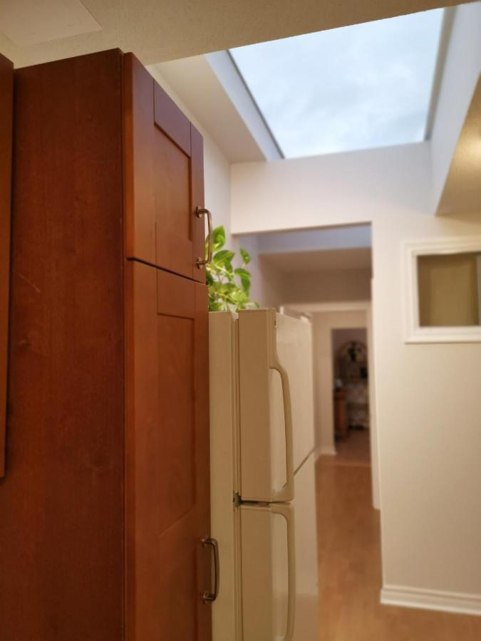 Cozy Private Rm Heart Of North York Free Parking Full Kitchen Close To Downtown Apartment Toronto Ngoại thất bức ảnh